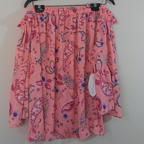 Tops - NWT Boutique Floral Woman Blouse